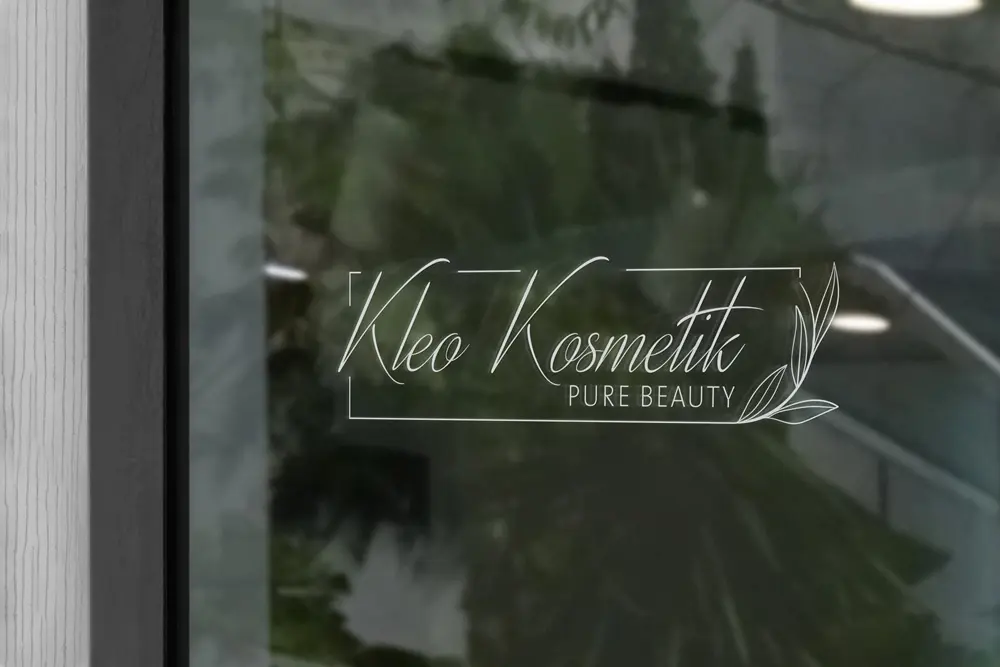 Kleo Logo auf Tür